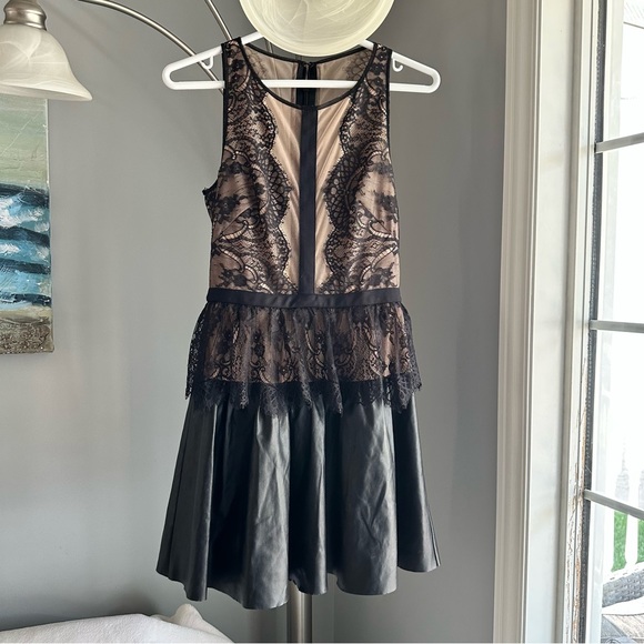BCBG MAXAZARIA dress black lace faux leather skirts size 4 - Picture 3 of 4